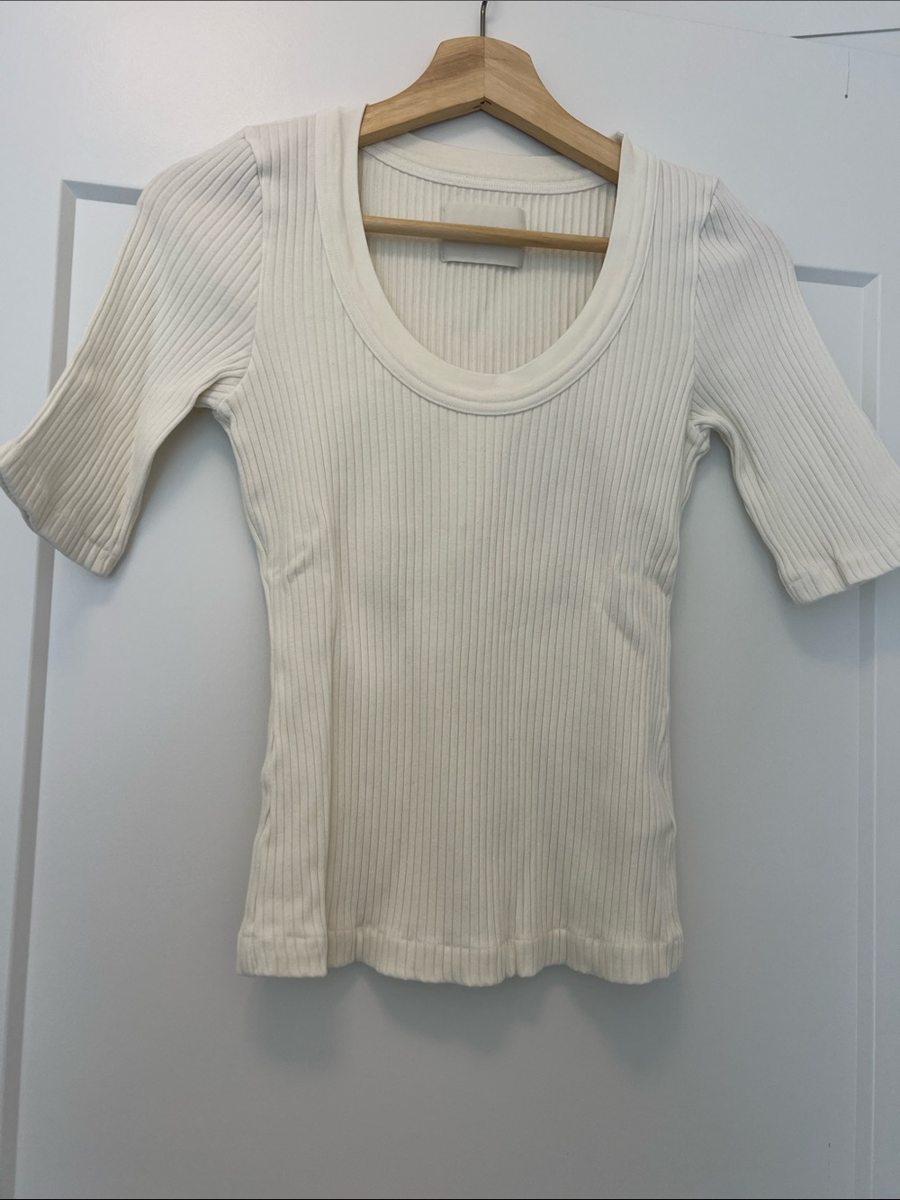 Cotton citizen Women’s Ribbed Scoop Neck Top - Cream like new condition